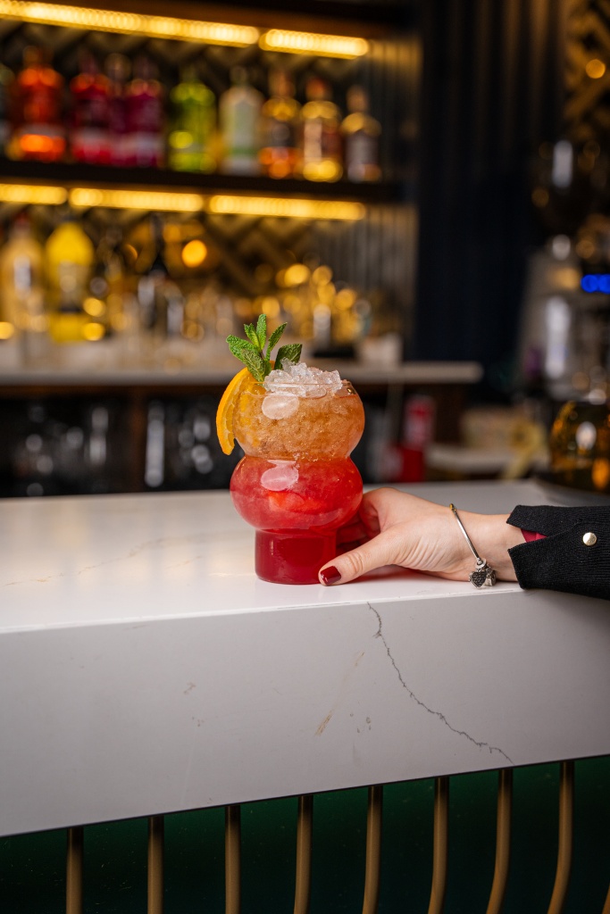 Beleza Hull Rodizio Meat Passador cocktail barman